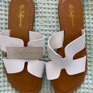 Womens flat slides